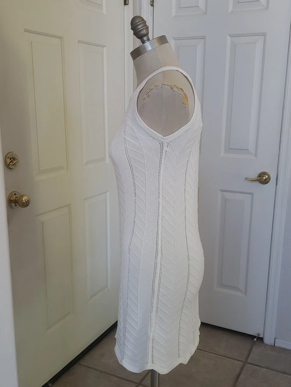 💐 Joie White Cotton Knit Crochet Dress • Chevron Textured Sleeveless Halter XS - Picture 4 of 12